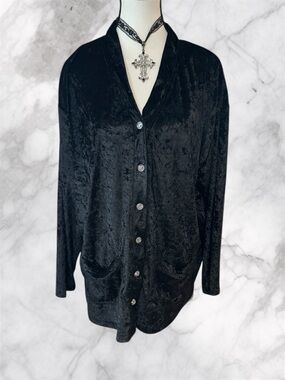 Cervelle Black Button
Black Velvet Button-Up Cardigan